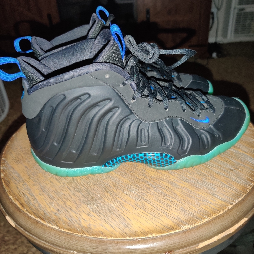 Nike Foamposite extremely well kept 5.5y equivalent of a woman's size 7